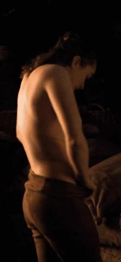Maisie Williams damn perfect ass🥵❤