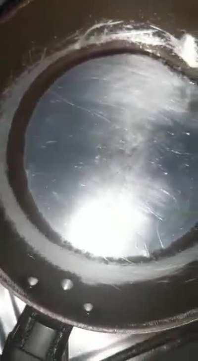 Enfia ovo no c* 😳