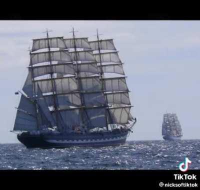 WEVE COME FULL CIRCLE LADS (heil spez)