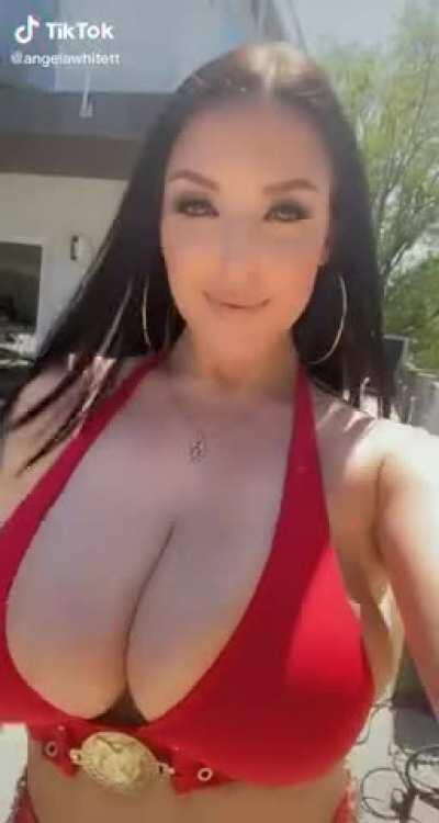 Shake, shake, let me see you work that