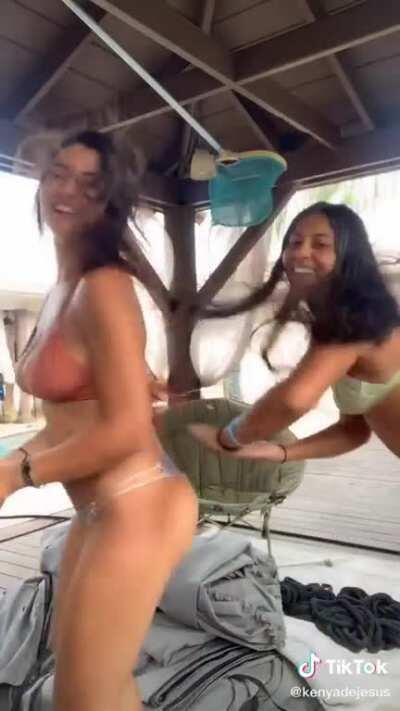 Booty slap