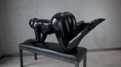 30 seconds of u/LATEXnCHILL 's shiny butt