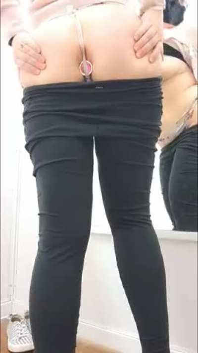 Curvy, nerdy, squirting milf 💦💁🏼‍♀️ high quality content, kinky bdsm fun, friendly chats and the hottest customs you can find 🖤