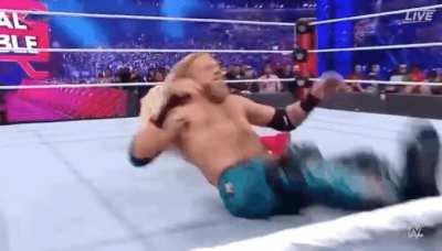 Maryse with an IMPRESSIVE move tonight!