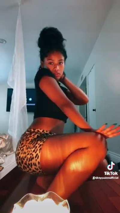 Thicc 🍑🍑🍑🍑