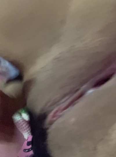 I wish one of your tongues would roll down my pussy…
