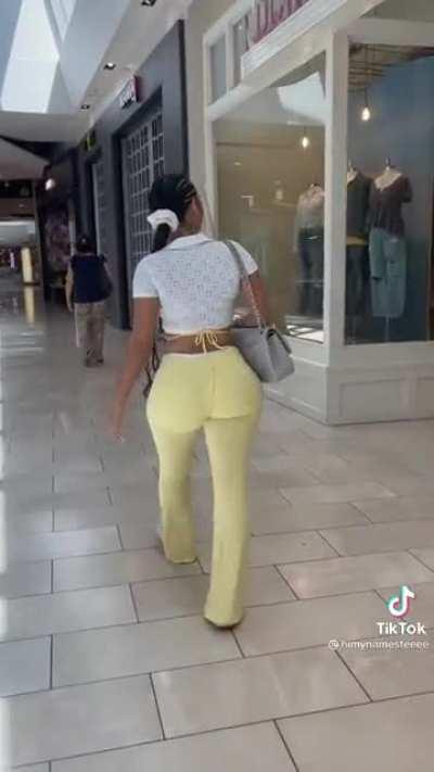 Soft & Jiggly No.323 😍🍑