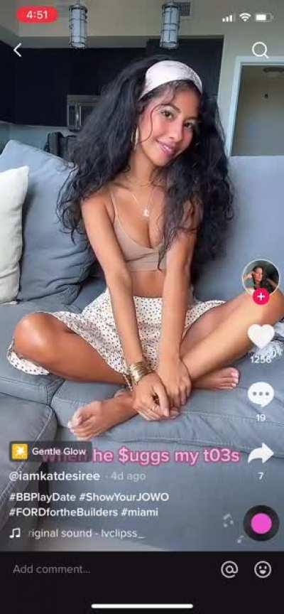 For my toes boys. Since we’re the forgotten one and no one ever post toes here. Iamkatdesiree