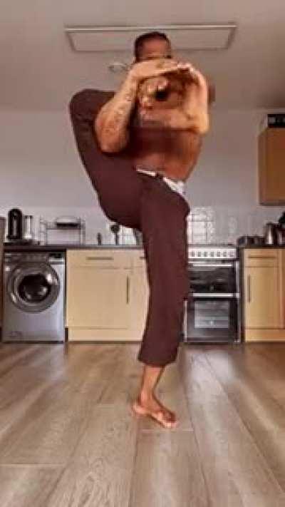 how is he moving like that? awesome..