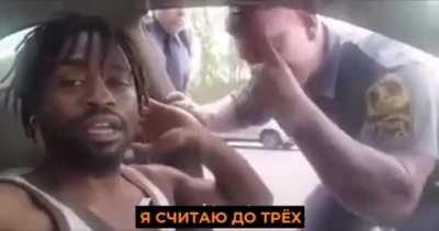 Нестандартное задержание мамкиного блогера