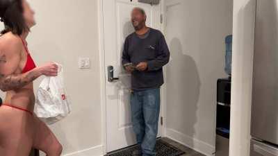 I asked my delivery driver to take a picture of my tits 😆