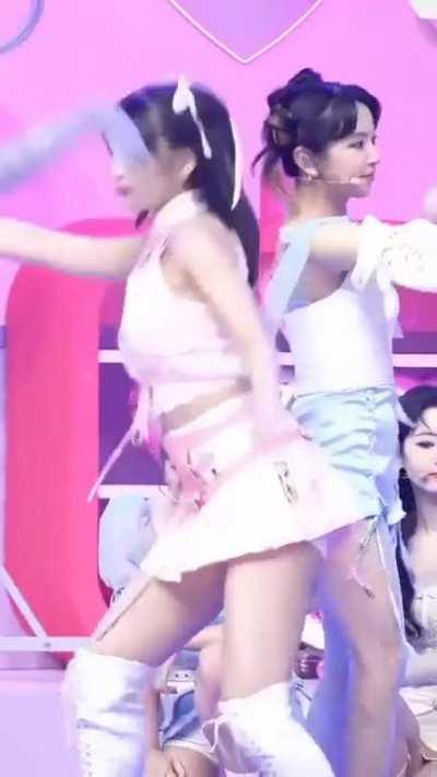 Twice Momo 'fancam'