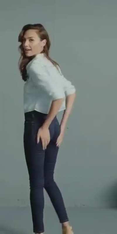 Gal Gadot loves showing off her tight little ass