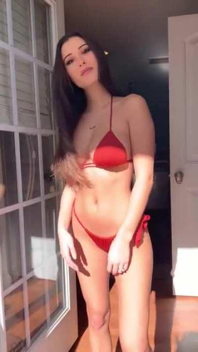 Keilah Kang is shapely