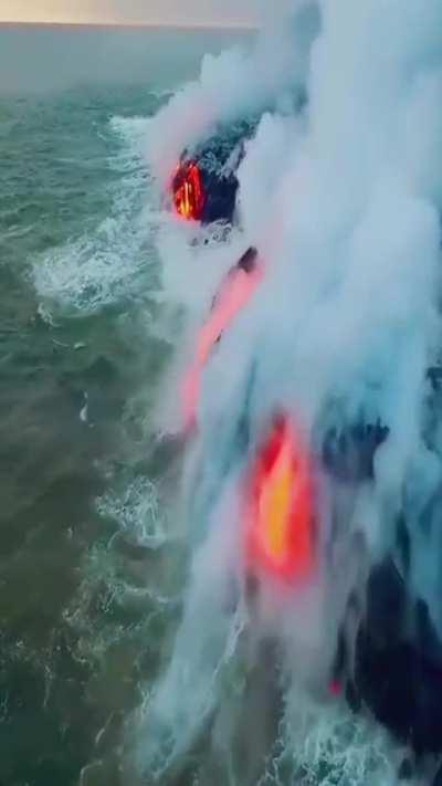 Magma flowing into the Pacific Ocean, Hawaii