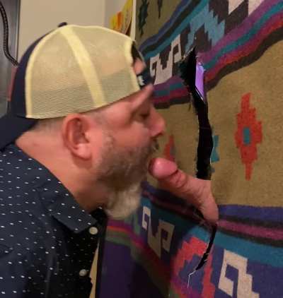 48 [M4M] Minneapolis. Those hot dicks, that bring out the most passion in my cock sucking… love a beautiful responsive cock & man. Gloryhole open downtown today.