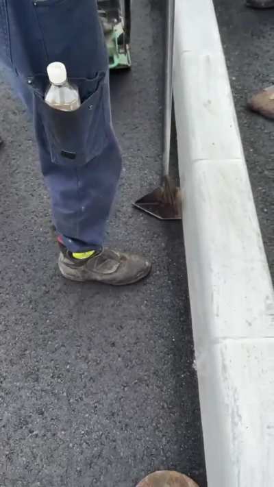 Asphalt edge flattener