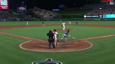 [Highlight] Eugenio Suarez hits a go-ahead single in the 8th, extending his RBI streak to 10 games (Mariners all-time record, longest streak by anyone in the league this season)