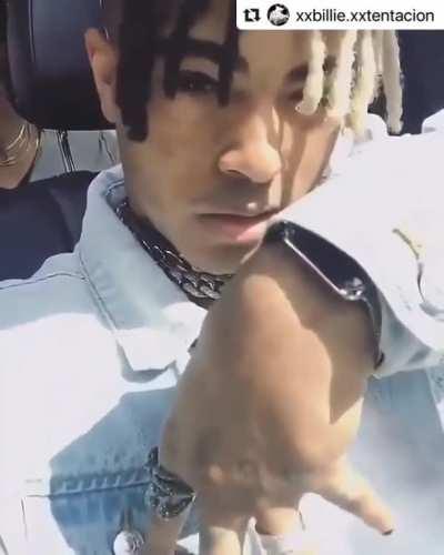 he do be drippin’ with the Simpsons pants😳