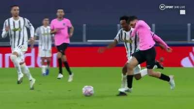 17 year old Pedri nice touches Vs. Juventus