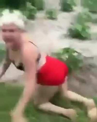 This cool kitten is open for business