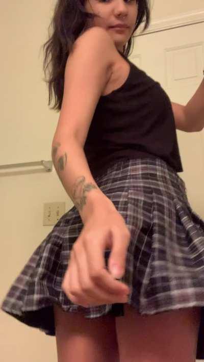 i hope i can at least make one person horny this morning ☀️