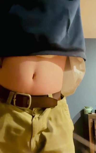 it's a shame my warm clothes don't show off my belly... oh wait!