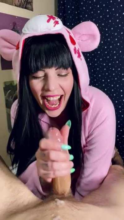 My deep throat skills get him really excited 💦 Check out the links below for more!💚