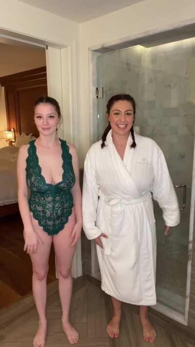 Two are better 💦than one , hawwties 🍈🍈