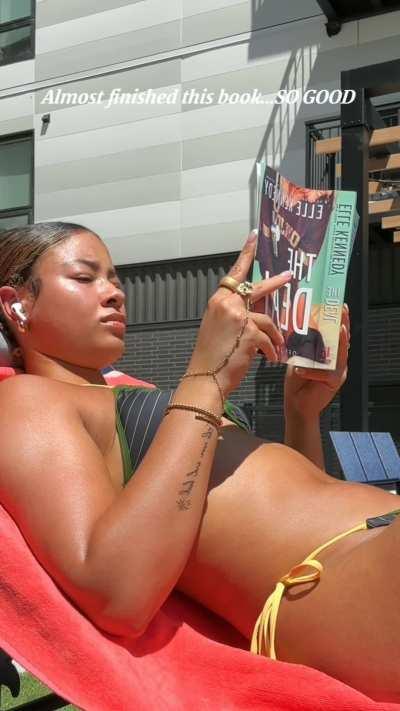 Lexie's Tanning Vlog