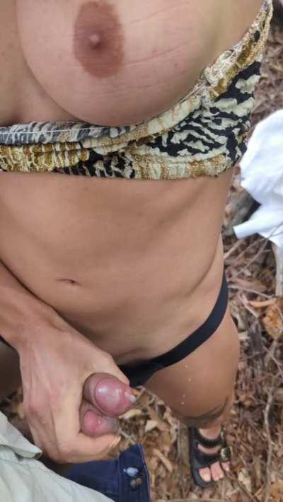 Cumming at the same time with this absolute babe in public felt amazing!