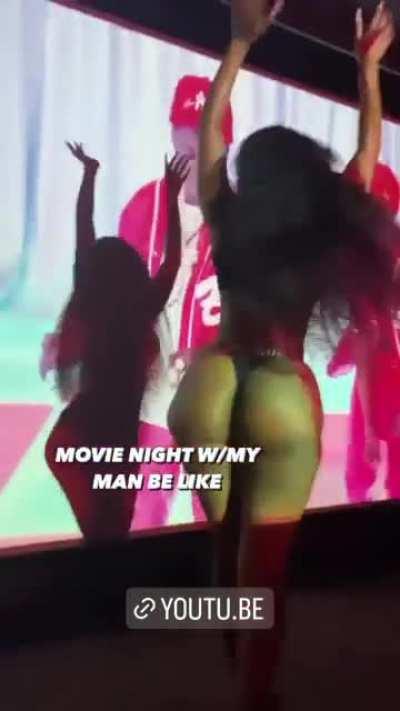 It take 10 men to pull my face away from that ass fr