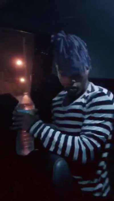 X after Helping Hand show, I never seen this before 👀