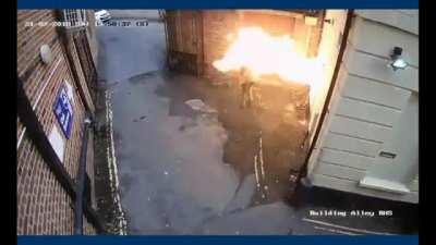 Idiot sets himself on fire while trying to burn down a synagogue Xpost From r/DontBeStupid