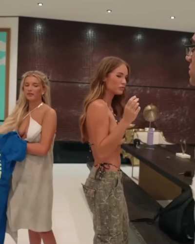 Sky's a straight 10&mdash;Fuckin&rsquo; love her.