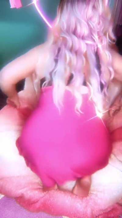 I know it’s an old song but I love the video…