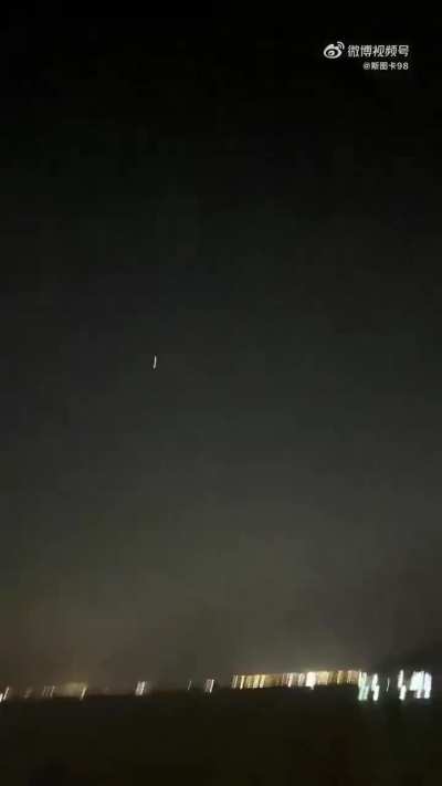 Iranian missile casually dodging 4 🇺🇸THAAD defence missiles and hitting its target