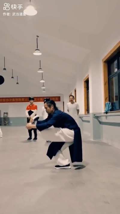 道長阿姨！那孩子哪兒來的？武當山幼兒園？