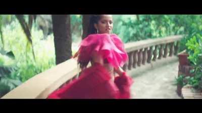 'Don't Go' music video