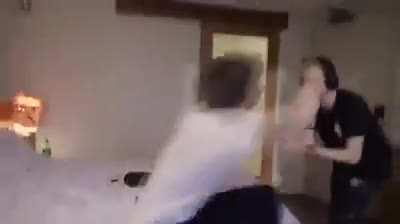 Auron nooooooooooooooo.