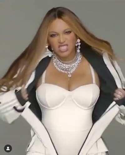 That tracksuits looks like a piece of Good God wrapped up in some Have Mercy with a side of ‘unghm.