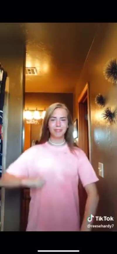 Live look at JuJu Smith-Schuster in the Steelers Locker Room