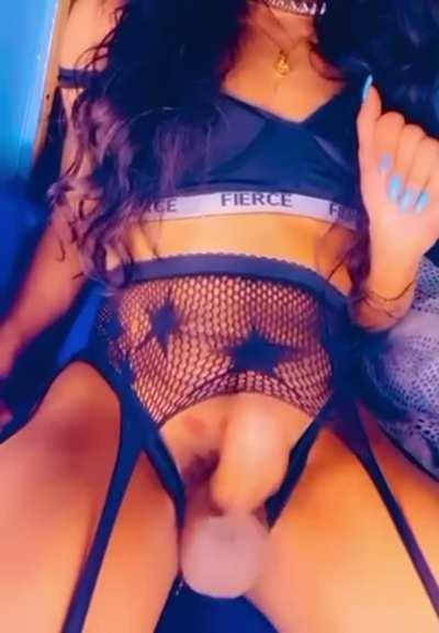 Would you let a girl cum and throb in you? 🥺💍