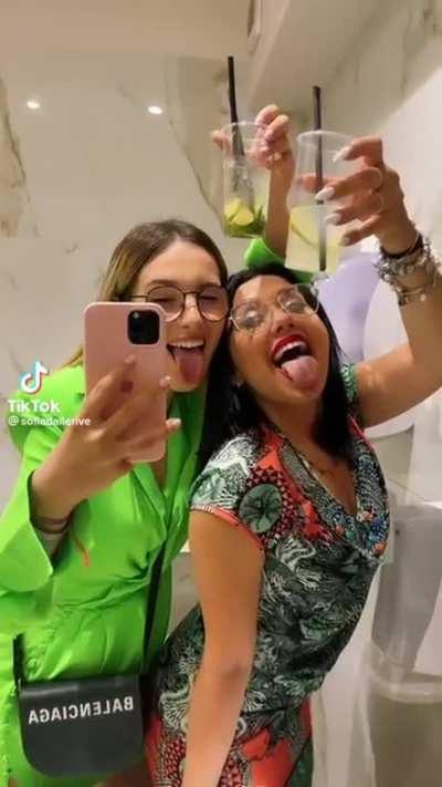 Sofia Dalle Rive lingua👅+culo e twerk🍑