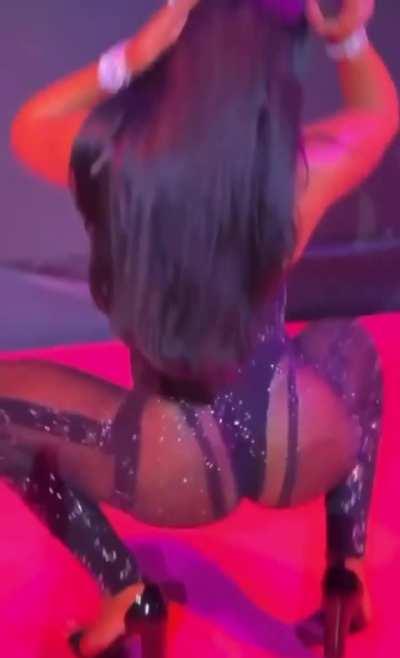 Meg Slow-Mo😍🍑