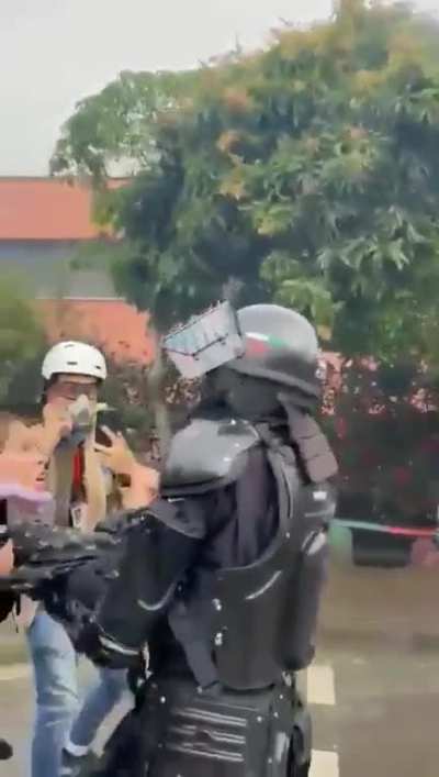 Continúa el paro nacional en Colombia, agresiones diarias.