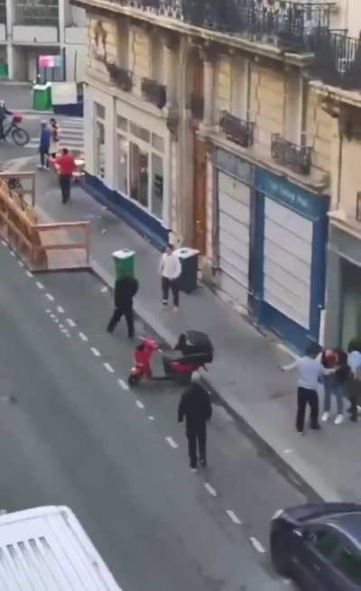 Daughter of Crypto Company Executive and Her 2-Year-Old Narrowly Escape Kidnapping Attempt in Broad Daylight in Paris