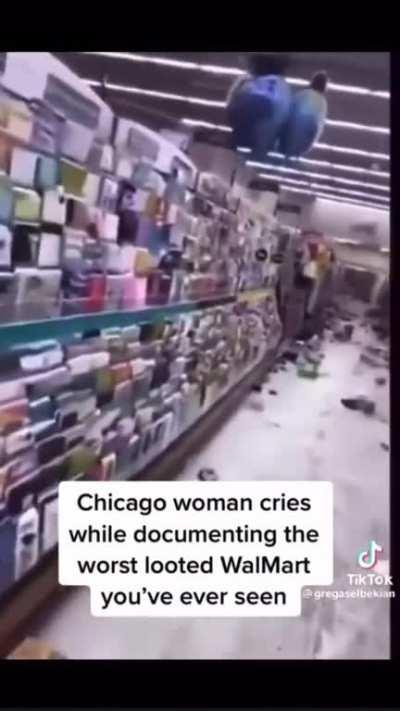 Chicago woman documents the worst-looted Walmart you've ever seen