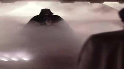 Darth Vader indo indo cortar a mão do próprio filho