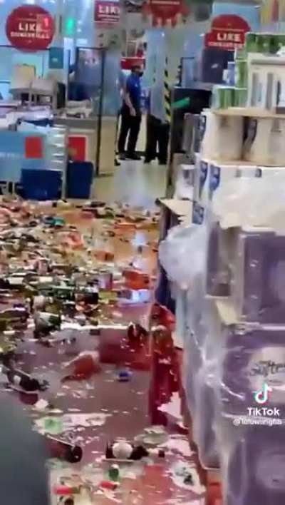 Pathetic Woman Destroys Entire Wine Section In Grocery Store